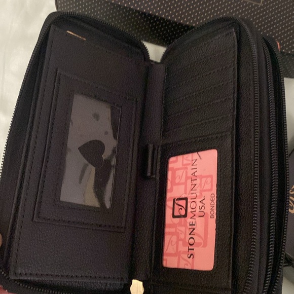 Leather wallet - Picture 13 of 16